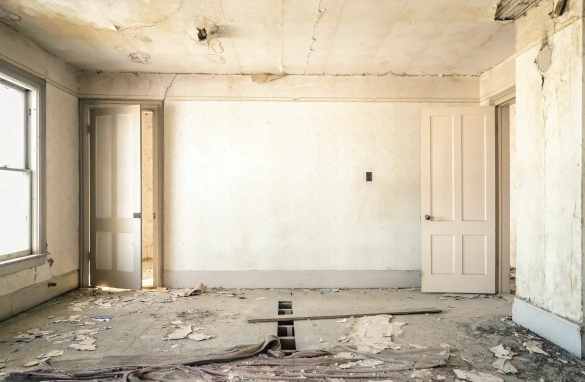 Waste disposal crew managing a cleanout project in Glenwood Springs